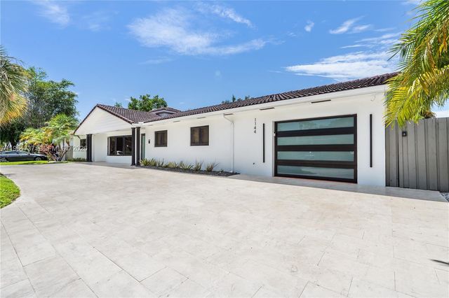 1144 Adams St, Hollywood, FL 33019