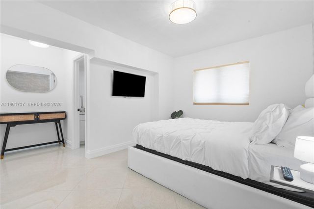 1144 Adams St, Hollywood, FL 33019