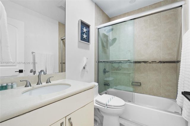 1144 Adams St, Hollywood, FL 33019