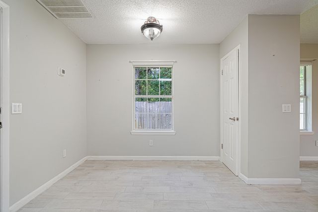 312 Oakdale Avenue, Mary Esther, FL 32569