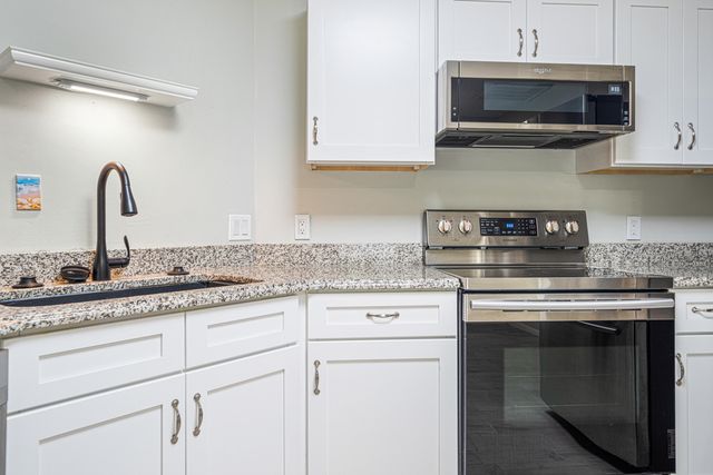 312 Oakdale Avenue, Mary Esther, FL 32569