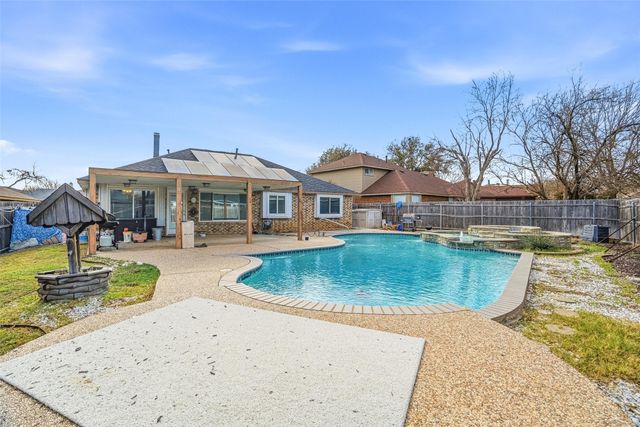 8304 Cloverglen Lane, Fort Worth, TX 76123