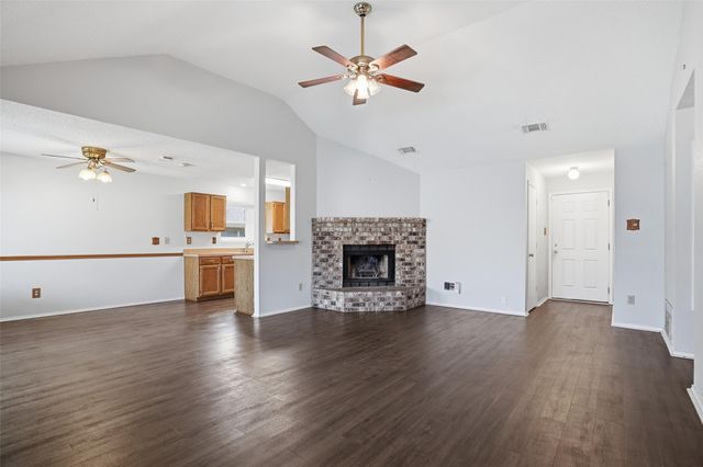 8304 Cloverglen Lane, Fort Worth, TX 76123