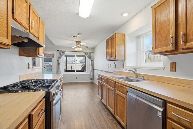 8304 Cloverglen Lane, Fort Worth, TX 76123