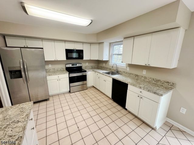 1004 Hill St, Phillipsburg Town, NJ 08865