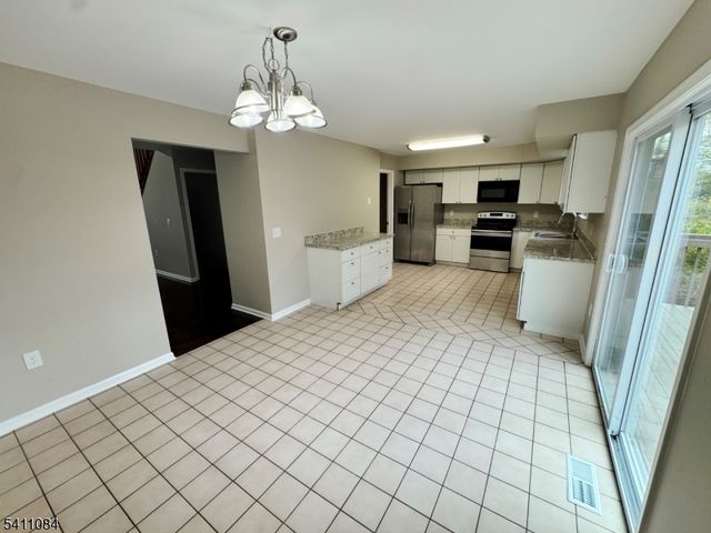 1004 Hill St, Phillipsburg Town, NJ 08865