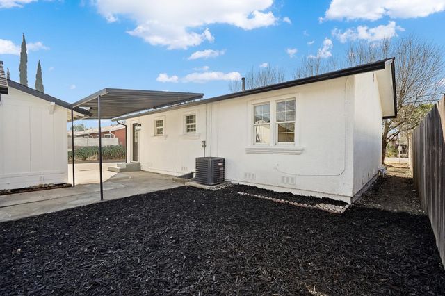 1928 S Olive Ave, Stockton, CA 95215