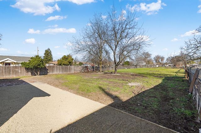 1928 S Olive Ave, Stockton, CA 95215