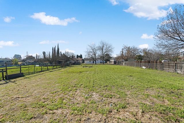 1928 S Olive Ave, Stockton, CA 95215