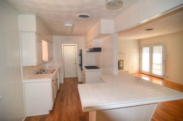 2528 Saint Francis Avenue, Dallas, TX 75228