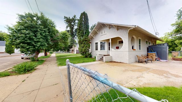 16 6th St SE, Minot, ND 58701
