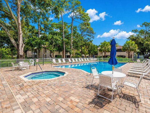 2981 BONAVENTURE CIRCLE 202, Palm Harbor, FL 34684