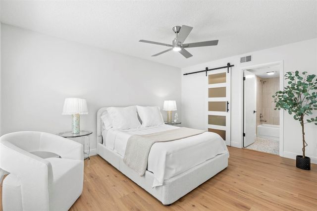 2981 BONAVENTURE CIRCLE 202, Palm Harbor, FL 34684