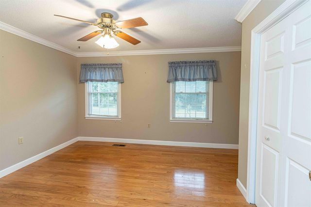 239 OLD NO 5 RD S, Selmer, TN 38375