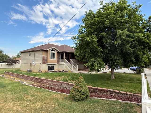 5197 S 3100 W, Roy, UT 84067