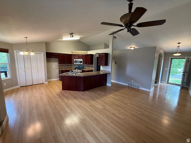 5197 S 3100 W, Roy, UT 84067