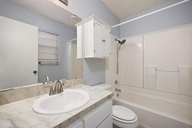 144 Stoneham Street, San Angelo, TX 76905