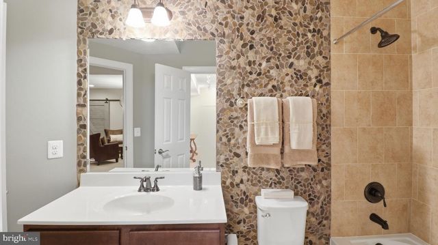 17348 HARMONY VISTA DR, Hamilton, VA 20158