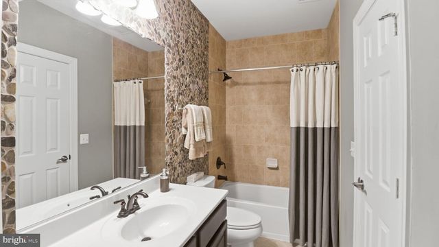 17348 HARMONY VISTA DR, Hamilton, VA 20158