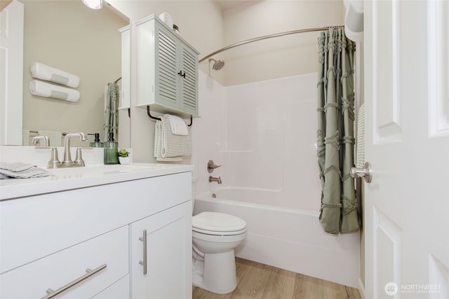 3800 SW Alava Court, Port Orchard, WA 98367