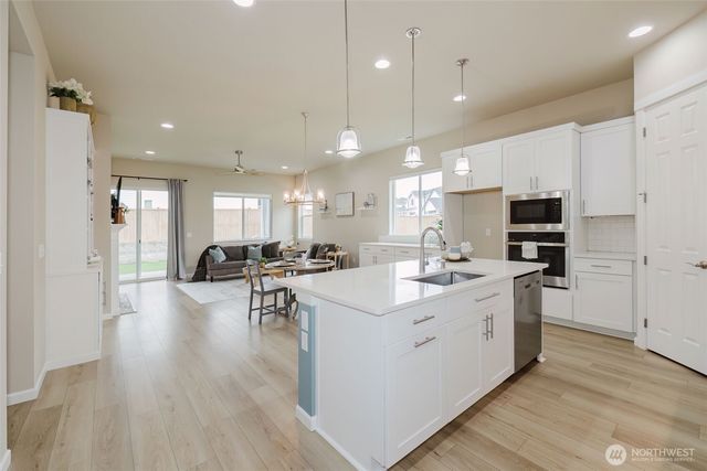 3800 SW Alava Court, Port Orchard, WA 98367