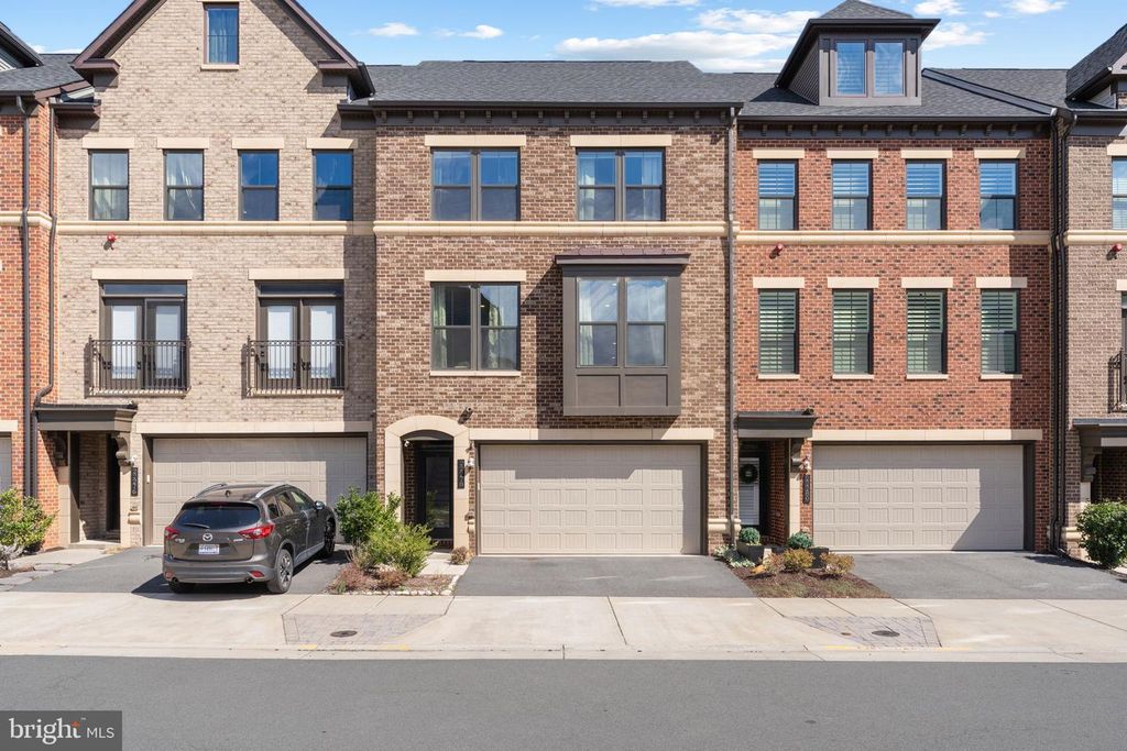 22278 CORNERSTONE CROSSING, Ashburn, VA 20148