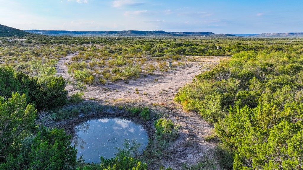 Image 17 of property listing at 495 Frontier Trail, Ozona, TX 76943