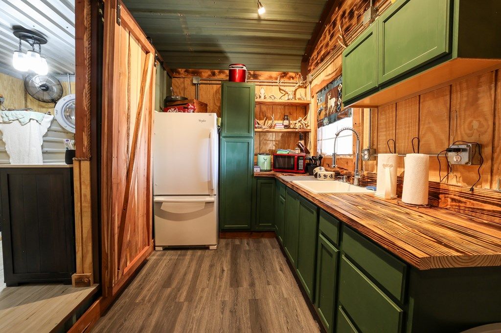 Image 9 of property listing at 495 Frontier Trail, Ozona, TX 76943