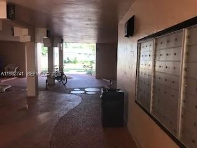 1301 NE 191st St F306, Miami, FL 33179