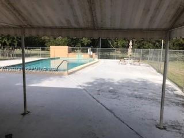 1301 NE 191st St F306, Miami, FL 33179