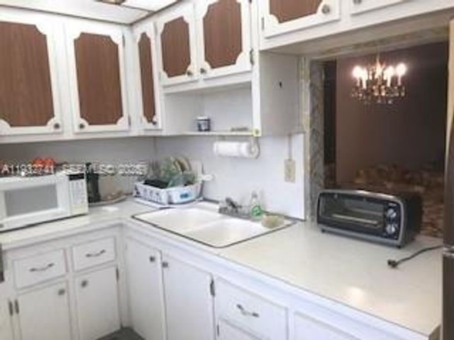 1301 NE 191st St F306, Miami, FL 33179