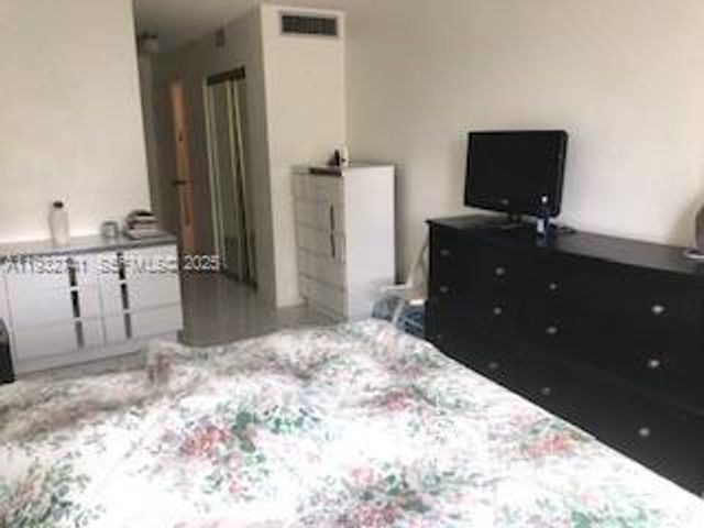 1301 NE 191st St F306, Miami, FL 33179