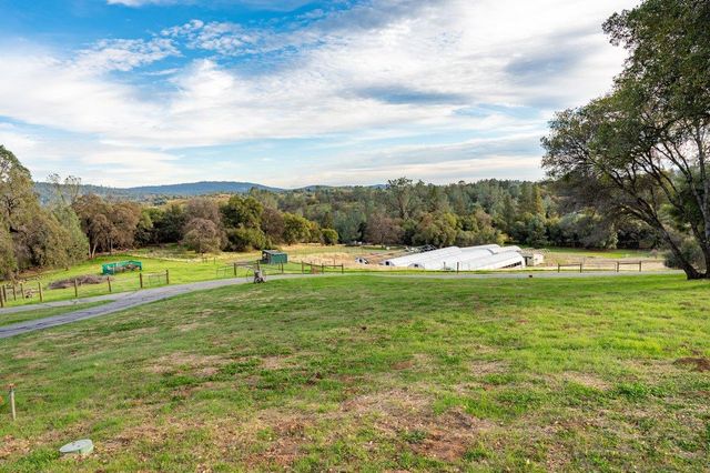 16000 Southridge Rd, Penn Valley, CA 95946