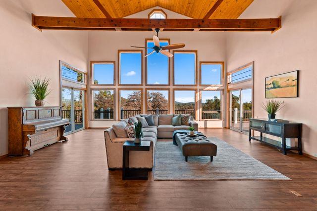 16000 Southridge Rd, Penn Valley, CA 95946