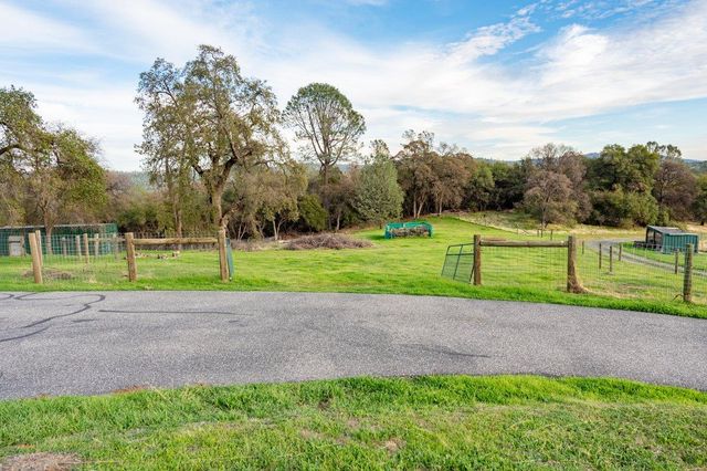 16000 Southridge Rd, Penn Valley, CA 95946