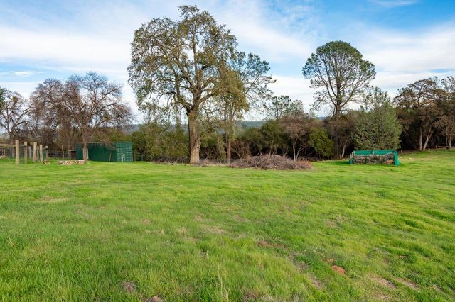 16000 Southridge Rd, Penn Valley, CA 95946