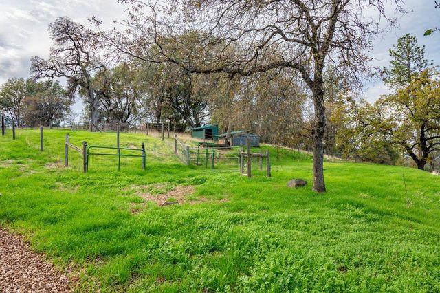 16000 Southridge Rd, Penn Valley, CA 95946