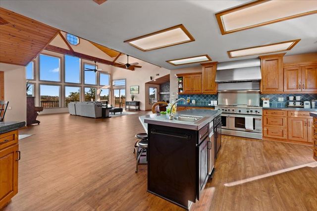 16000 Southridge Rd, Penn Valley, CA 95946