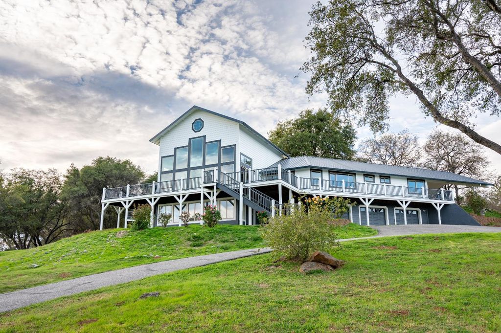 16000 Southridge Rd, Penn Valley, CA 95946