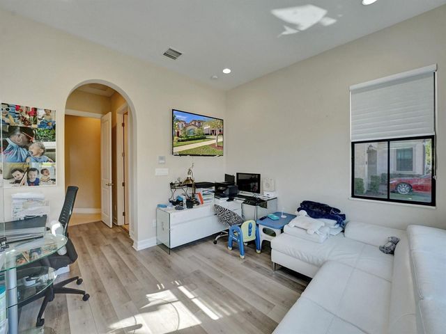9345 Carrington Avenue, Parkland, FL 33076
