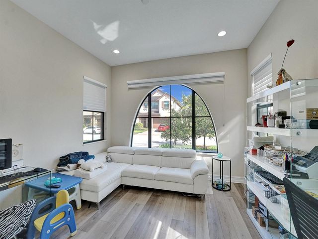 9345 Carrington Avenue, Parkland, FL 33076