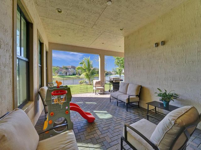 9345 Carrington Avenue, Parkland, FL 33076