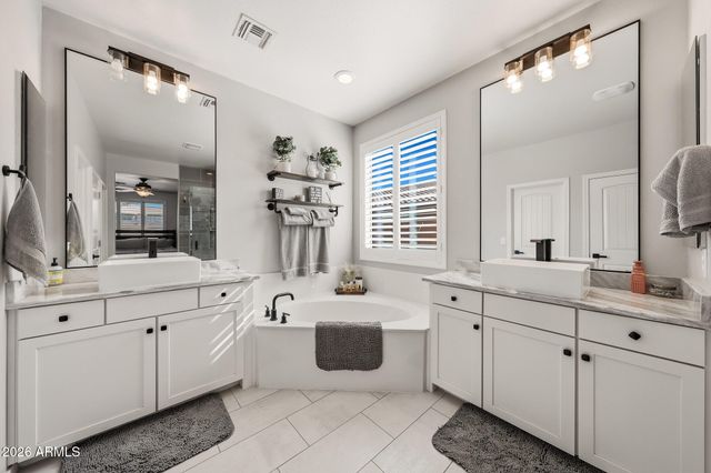18216 W MONTECITO Avenue, Goodyear, AZ 85395