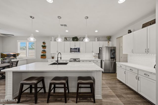 18216 W MONTECITO Avenue, Goodyear, AZ 85395