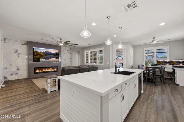 18216 W MONTECITO Avenue, Goodyear, AZ 85395