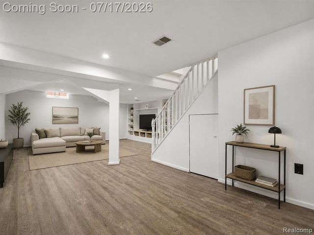 2090 Bradford Road, Birmingham, MI 48009