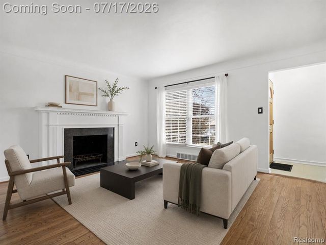 2090 Bradford Road, Birmingham, MI 48009