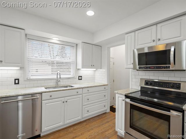 2090 Bradford Road, Birmingham, MI 48009