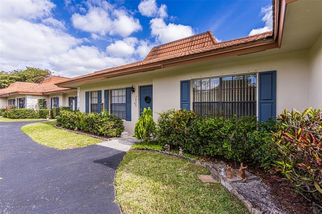 7032 SW 23rd St 16, Davie, FL 33317