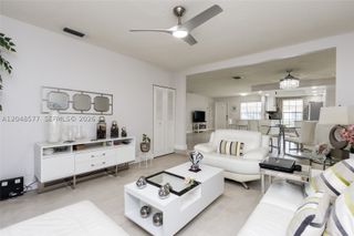7032 SW 23rd St 16, Davie, FL 33317